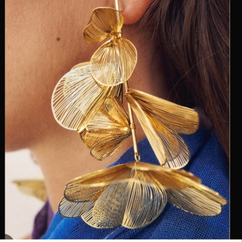 Zara limited edition huge metallic floral earrings you cannot miss